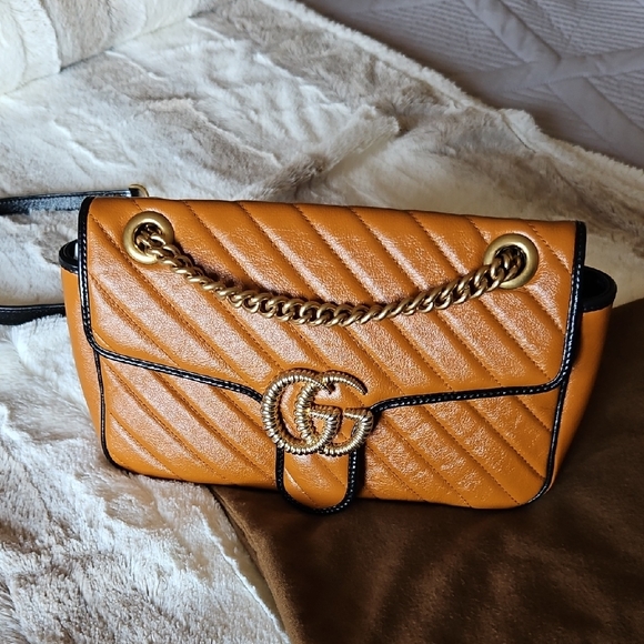 Gucci Handbags - Gucci GG Marmont Medium Shoulder Bag